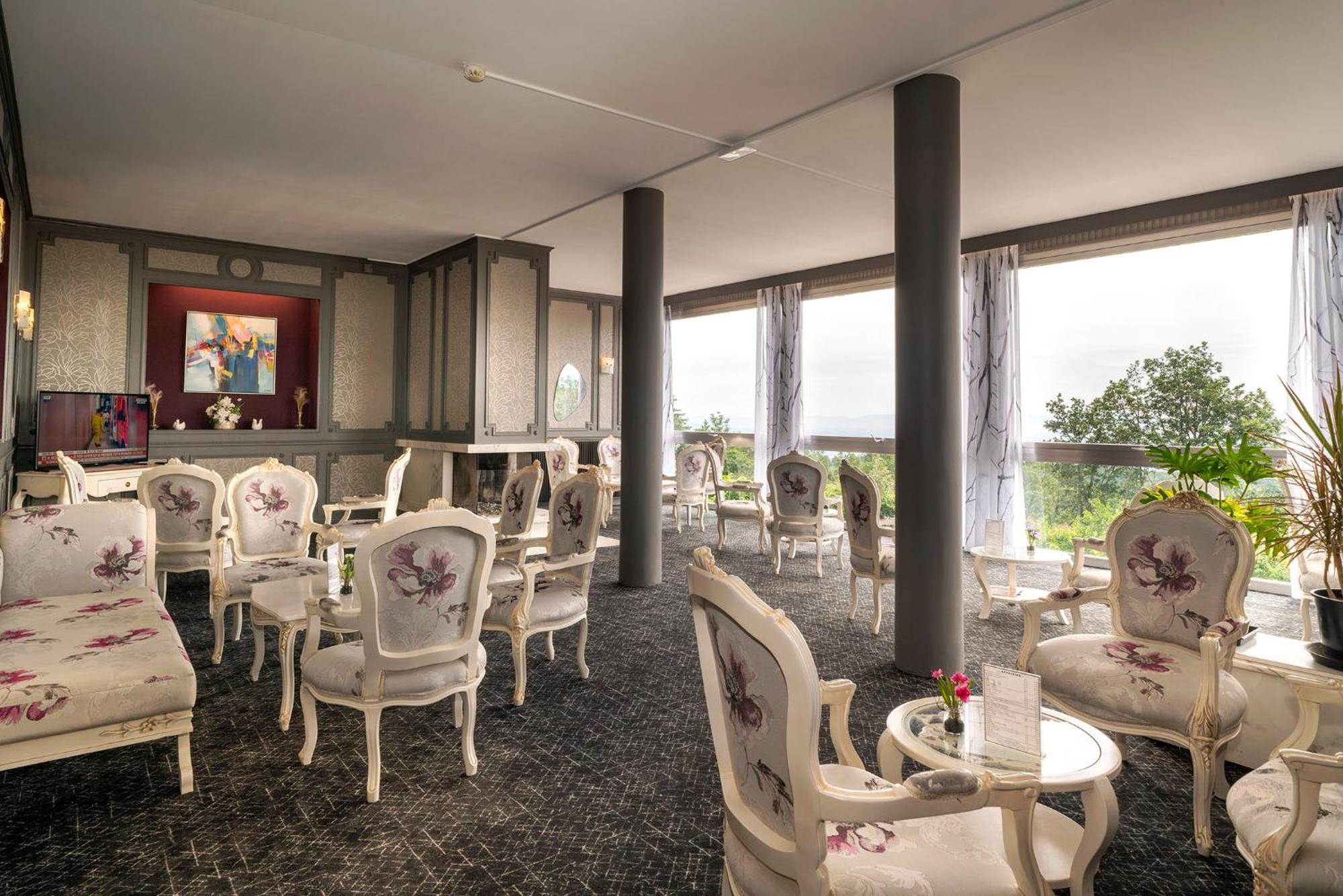 Alexain Hotel Restaurant & Wellness - Colmar Ouest Trois-Épis Buitenkant foto