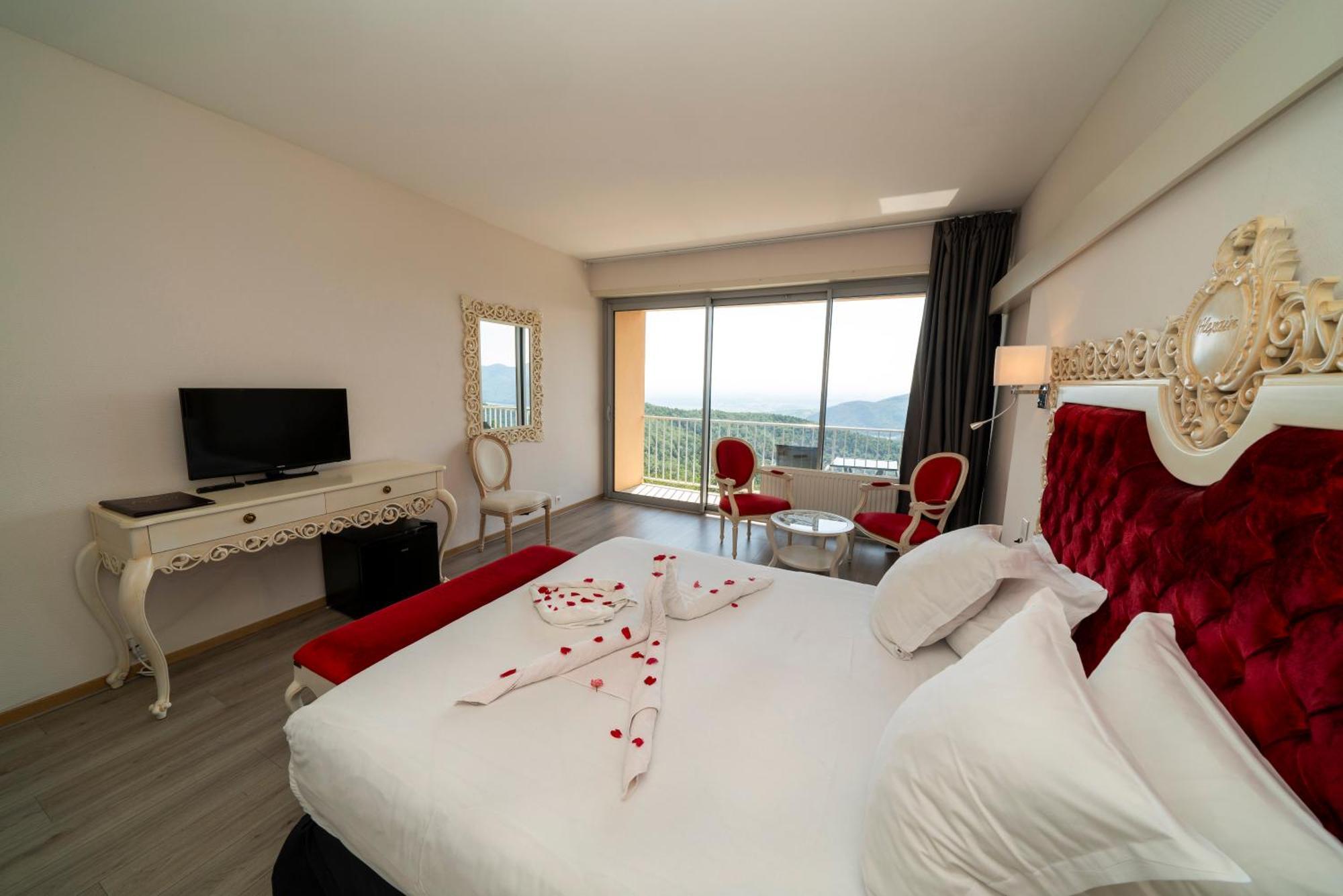 Alexain Hotel Restaurant & Wellness - Colmar Ouest Trois-Épis Buitenkant foto